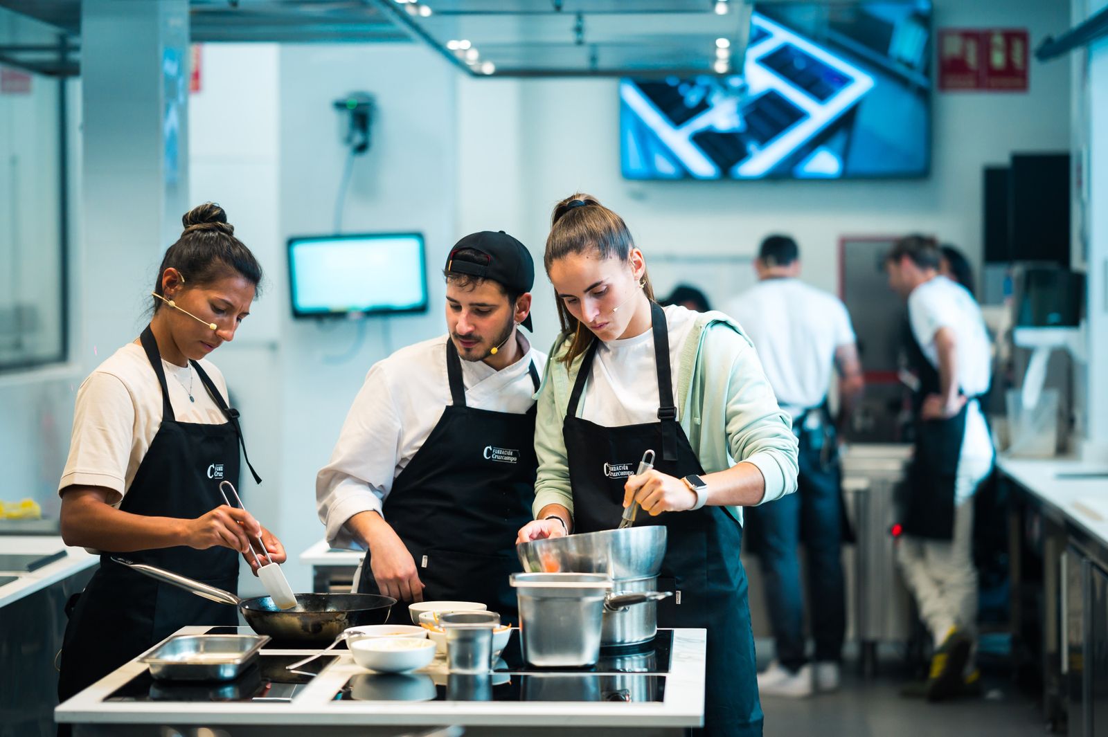 Las fotos de jugadores del Betis y del Sevilla en la Cruzcampo