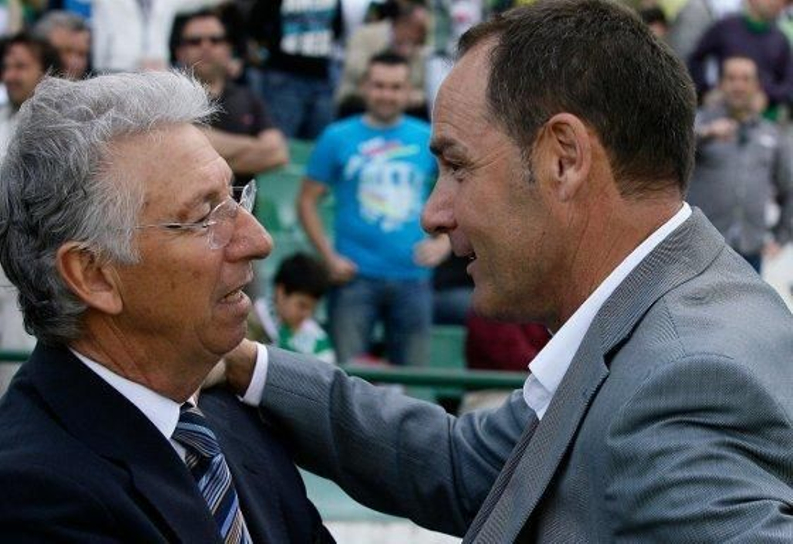 El Cádiz se complica sus opciones de salvar la categoría tras caer goleado en el Ruiz de Lopera por cuatro tantos a cero.  Foto: Antonio Pizarro