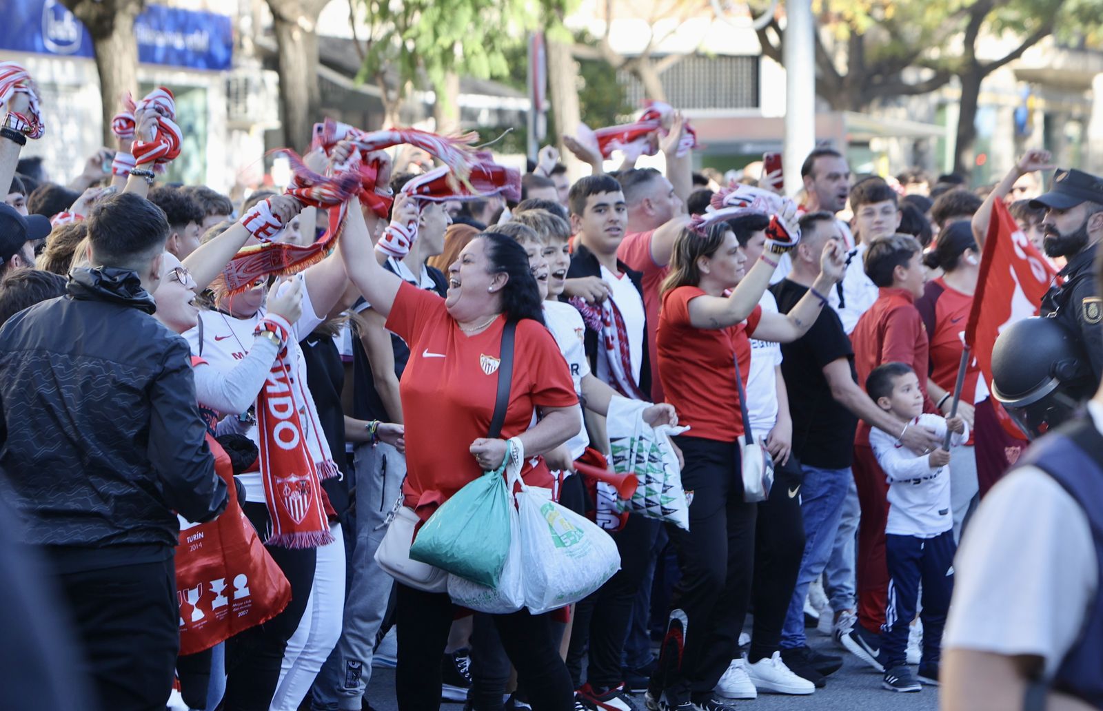 Llegada del Sevilla al Pizjuán
