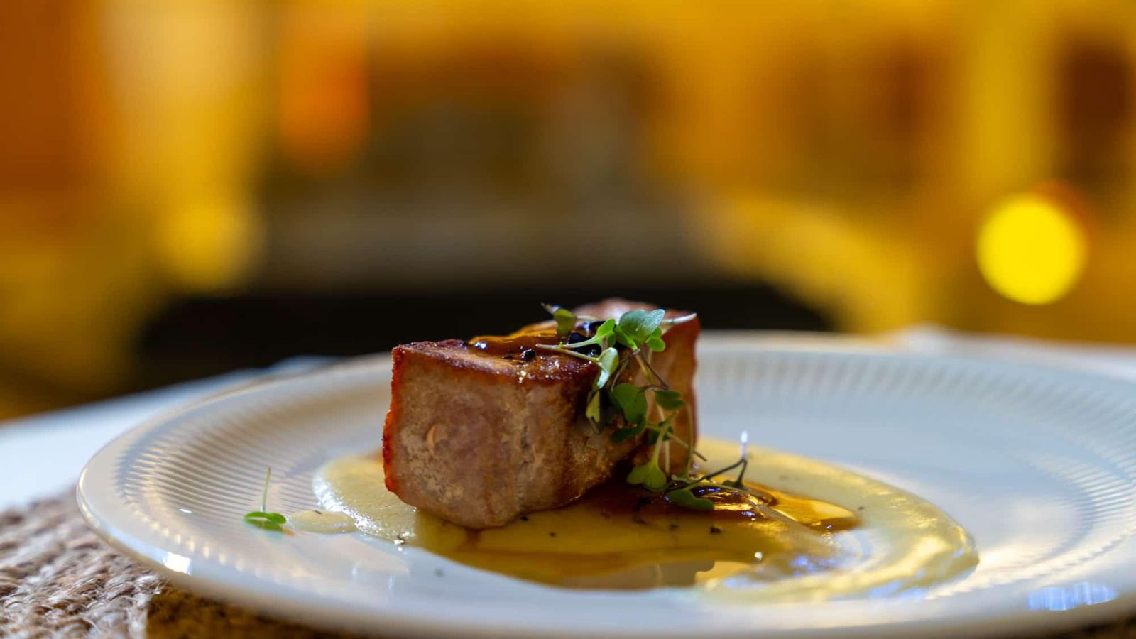 Atún rojo en salsa de rabo de toro y parmentier Atún rojo en salsa de rabo de toro y parmentier