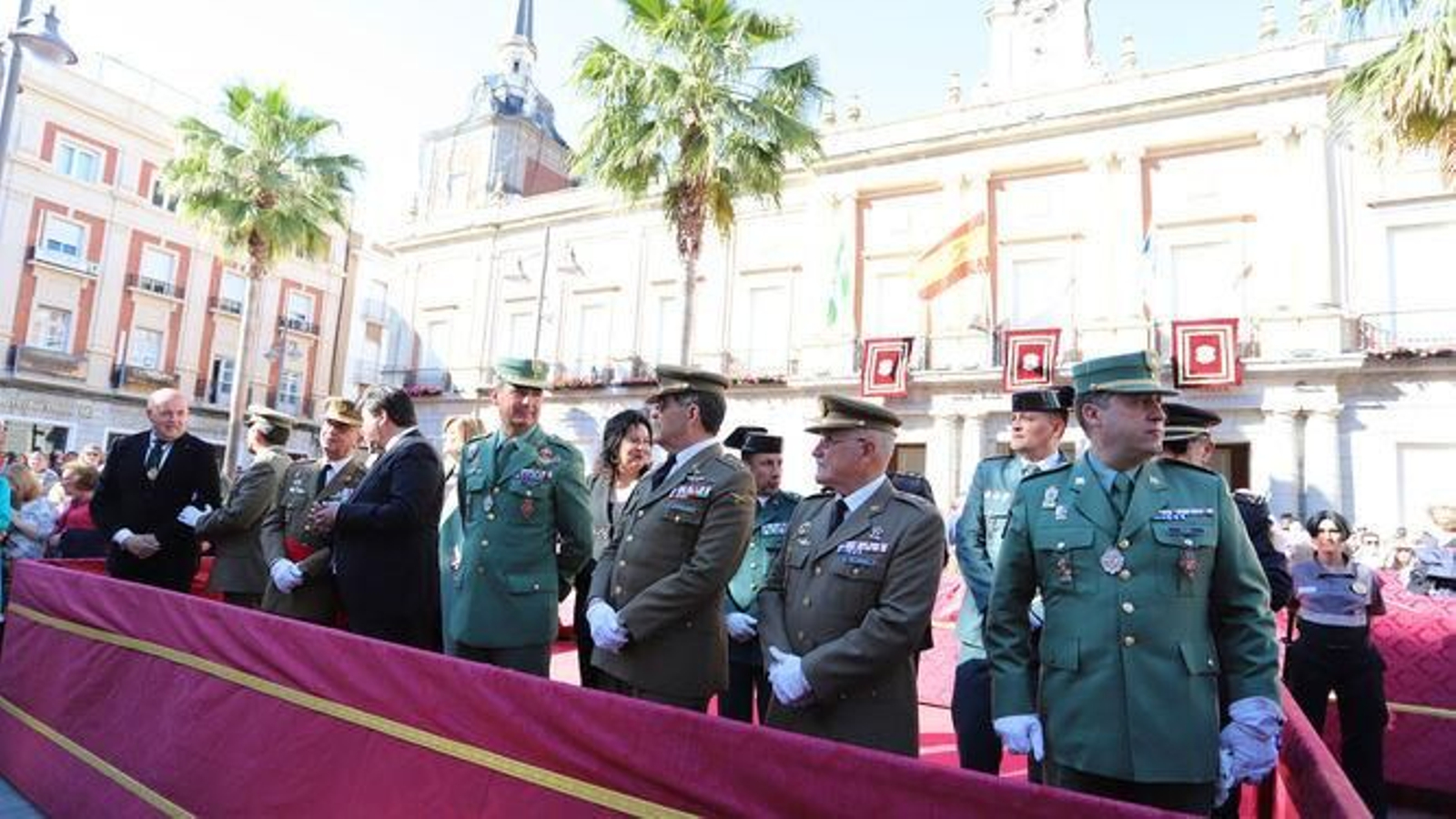 Así fue la procesión del Cristo de la Vera+Cruz acompañado por la Legión en el año 2019