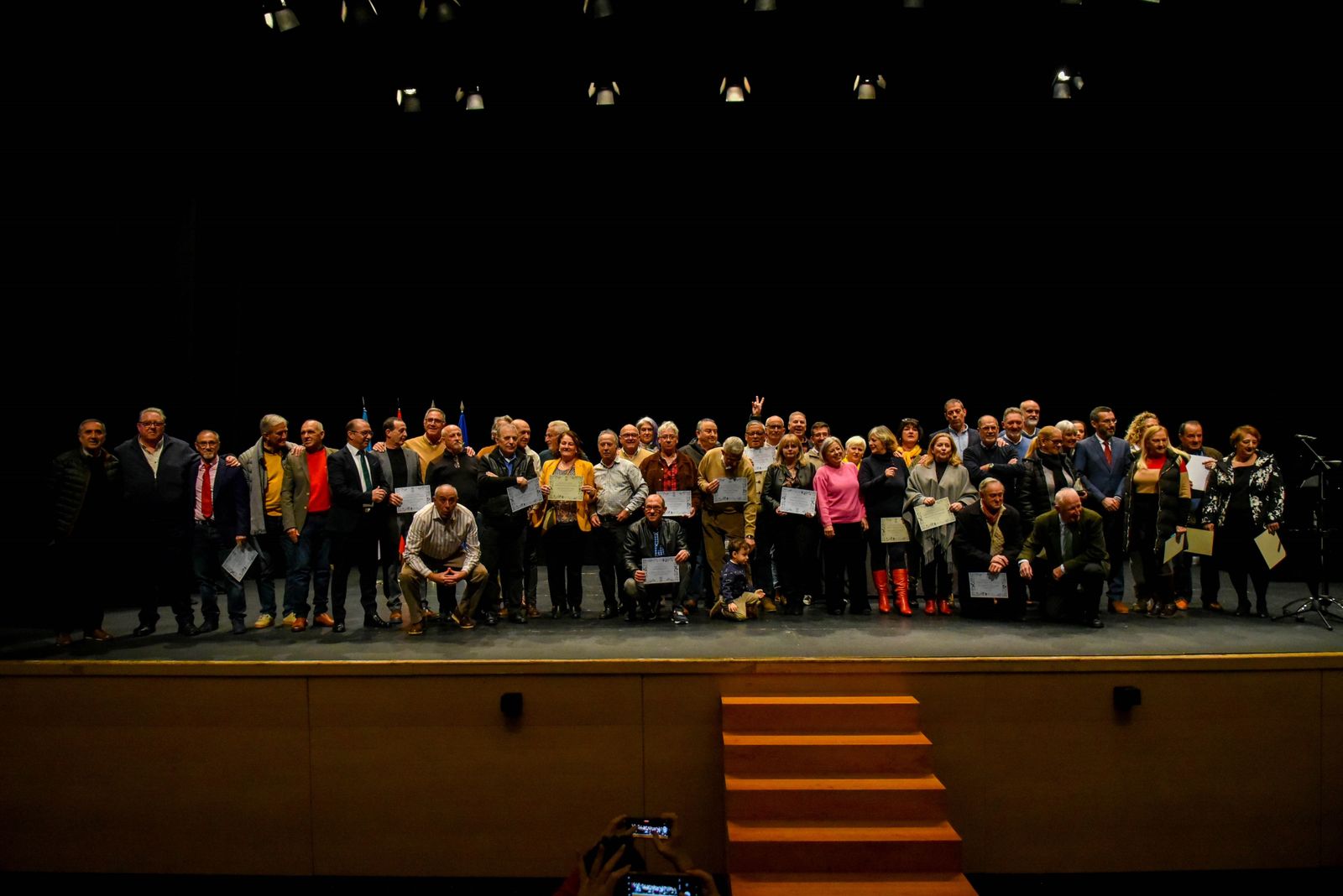 Foto de familia de los homenajeados.