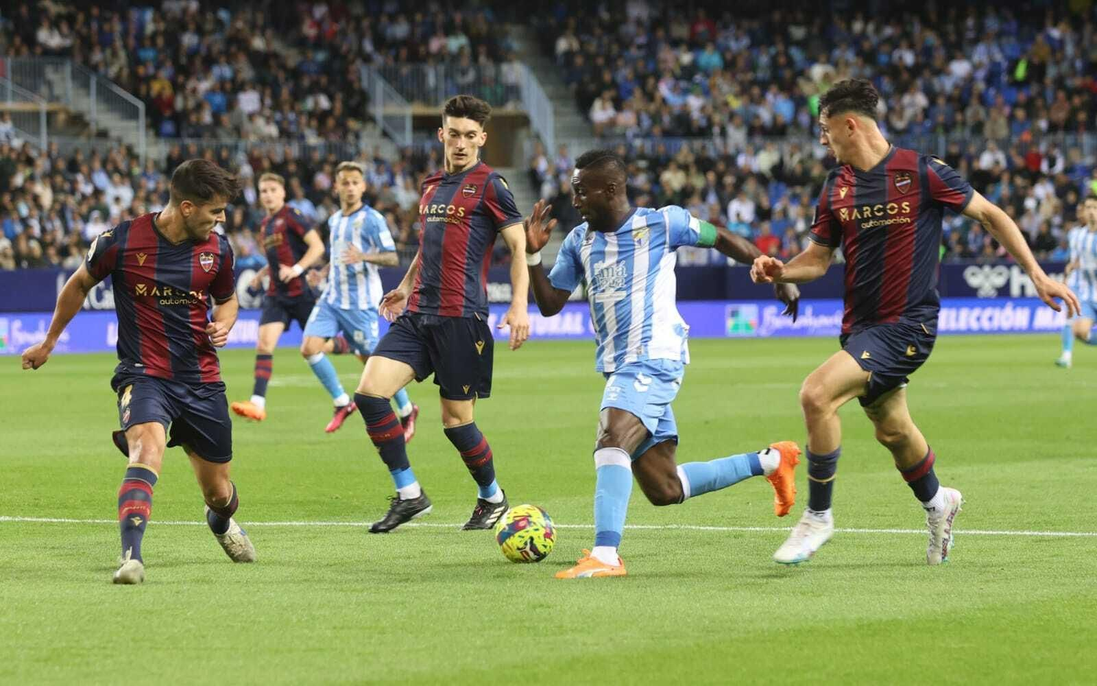 El Málaga-Levante, en fotos