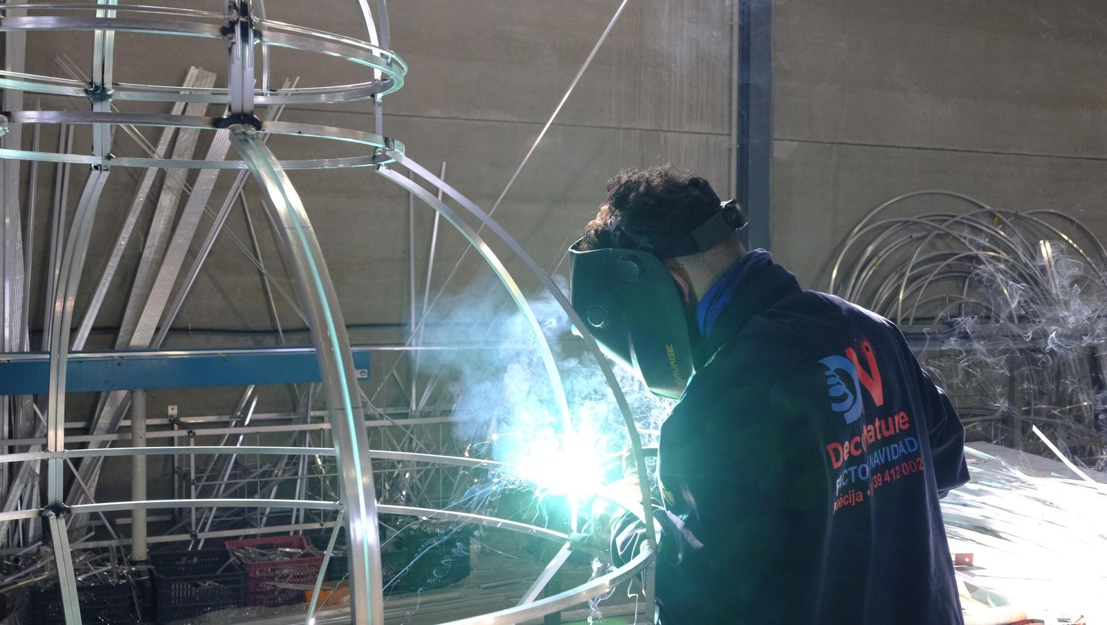 Desde Huécija a todo el mundo, Deconature, alegra la navidad con sus luces, en imágenes