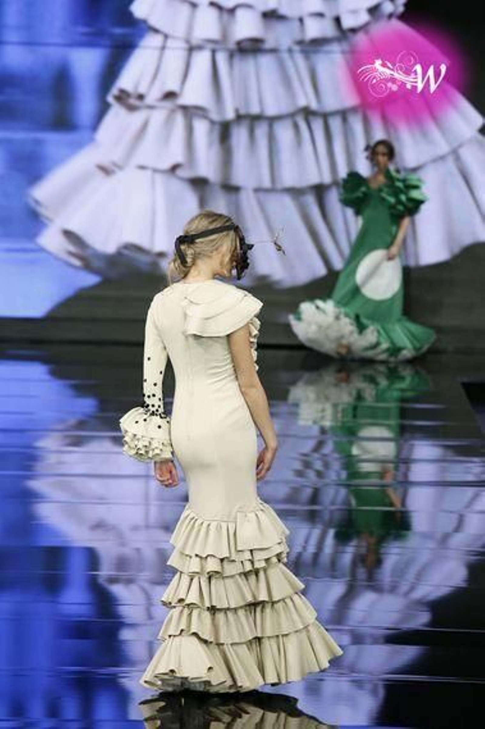 Así ha sido el desfile de Gil Ortiz en SIMOF 2020, todas las fotos de su colección de flamenca