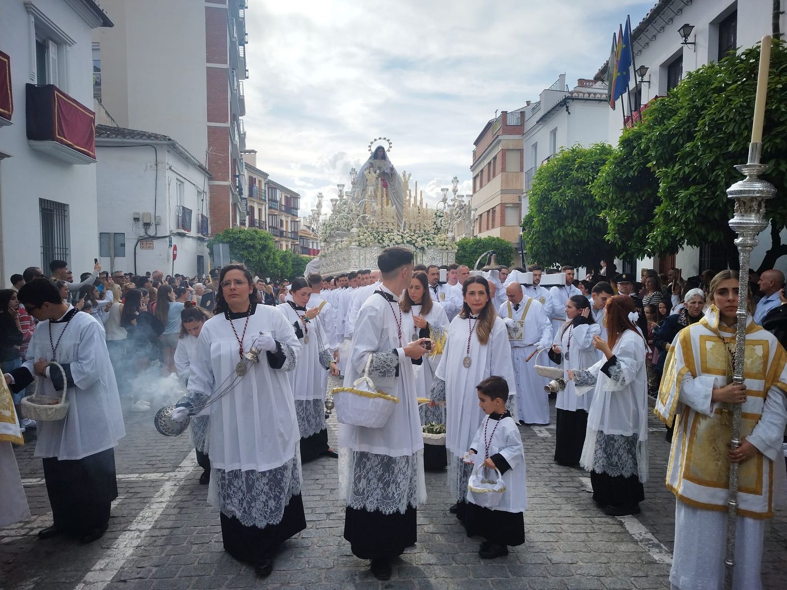 Así ha sido el desfile procesional de Pollinica y Rocío en Vélez-Málaga