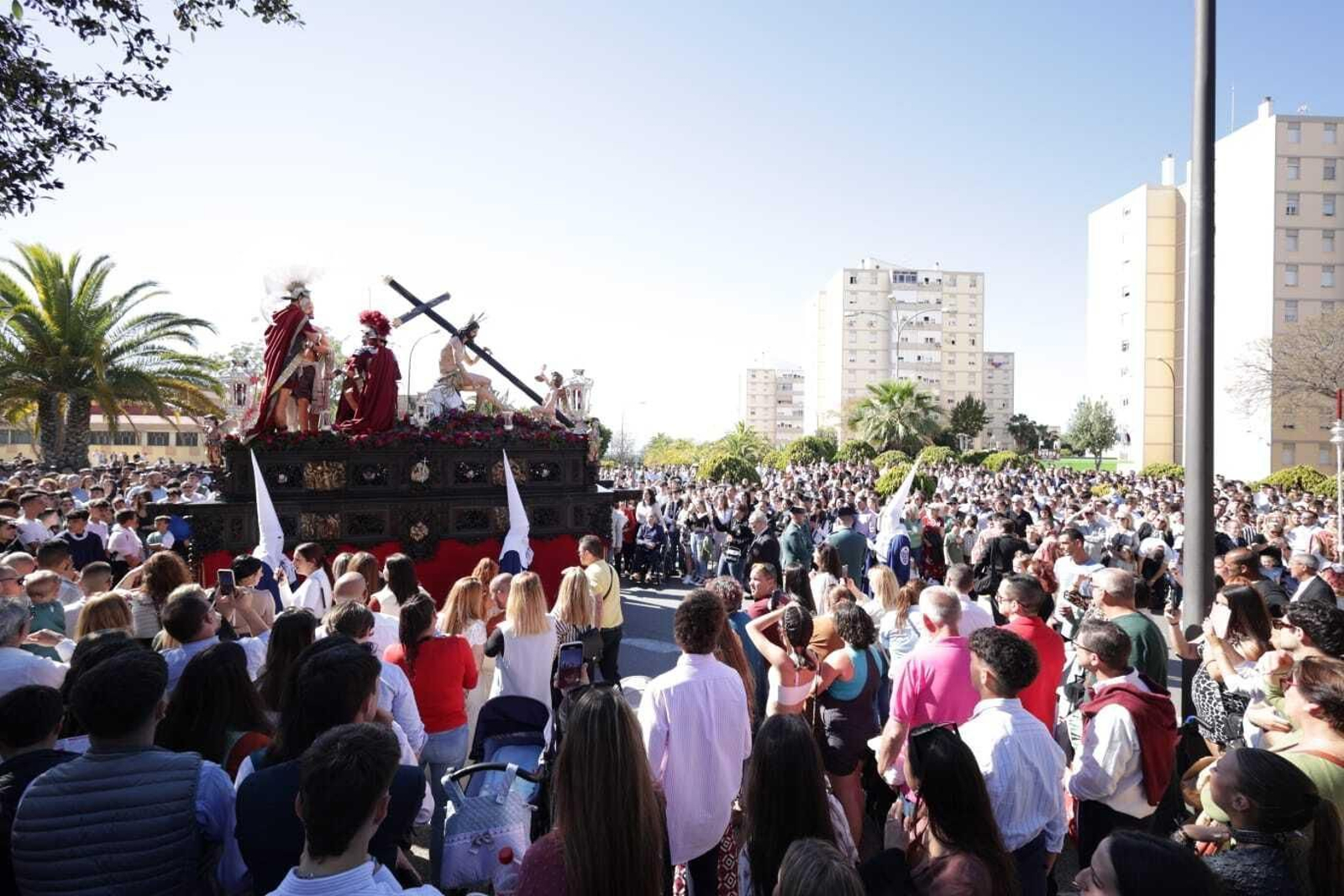 Domingo de Ramos en San Fernando 2023: las imágenes de la hermandad de Humildad y Paciencia