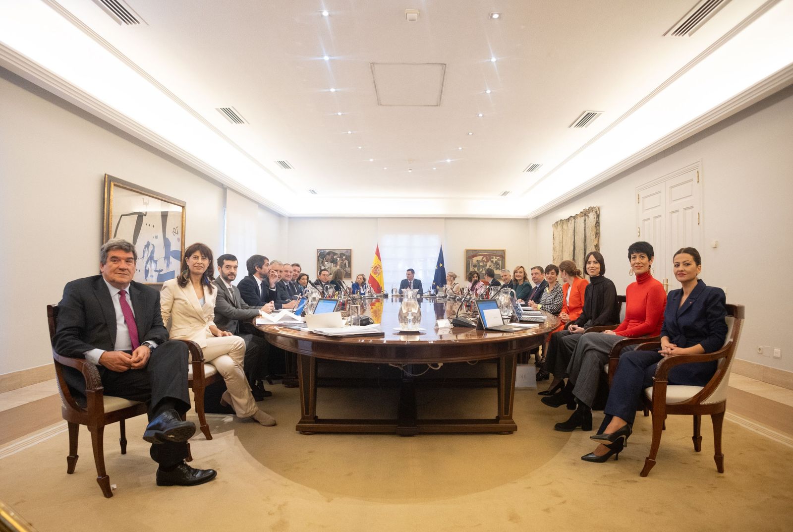 Pedro Sánchez preside el nuevo Consejo de Ministros.