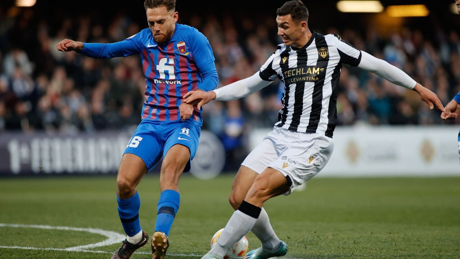 Adrián Fuentes, durante el choque del Castellón ante el Eldense.