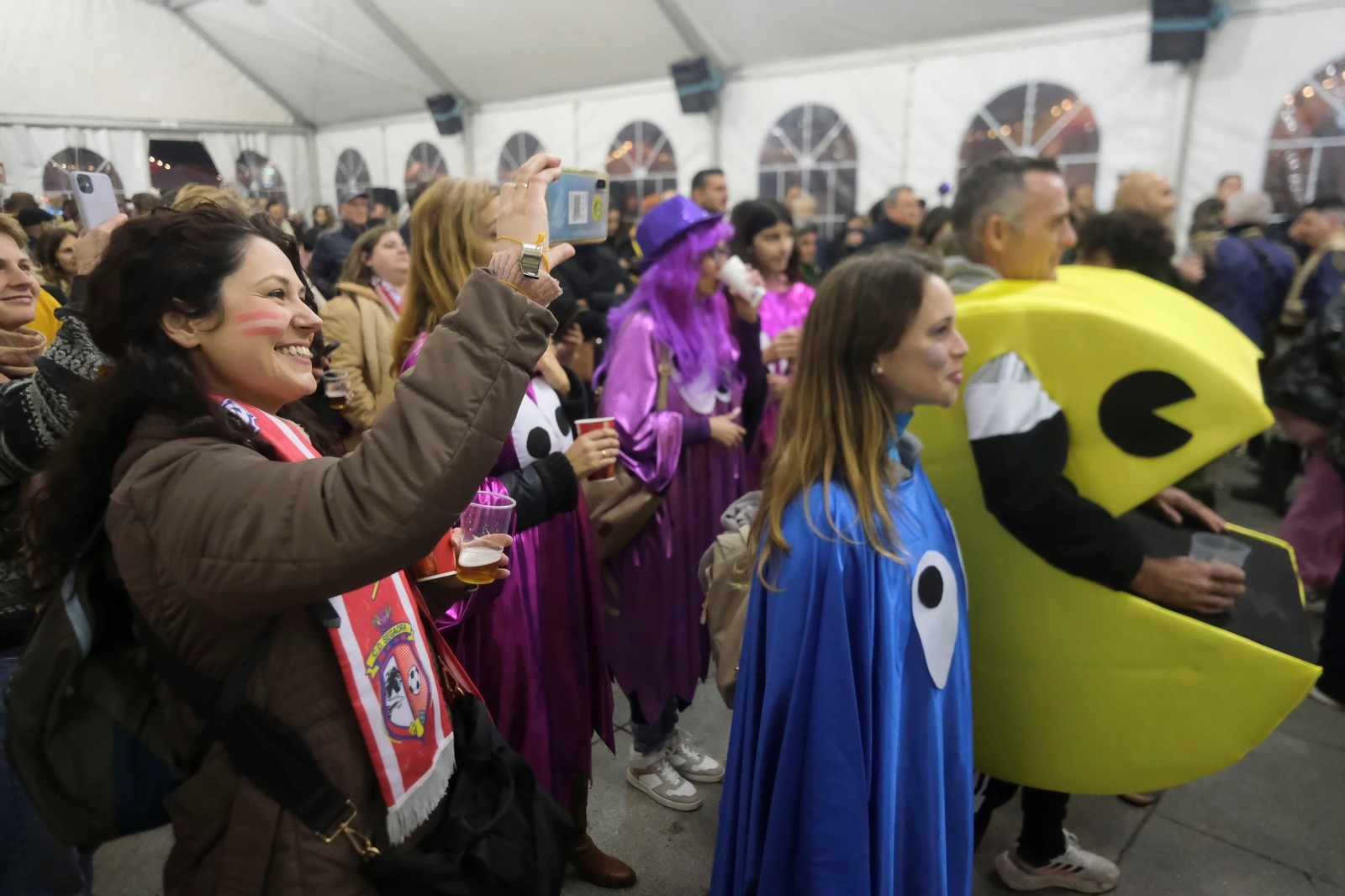 El Carnaval de Córdoba conquista las calles, en imágenes