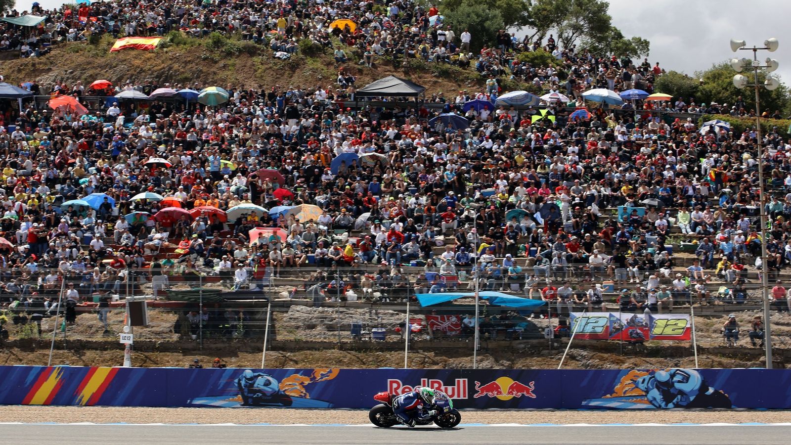 Marcos Ramírez pasa por la zona de pelouse.