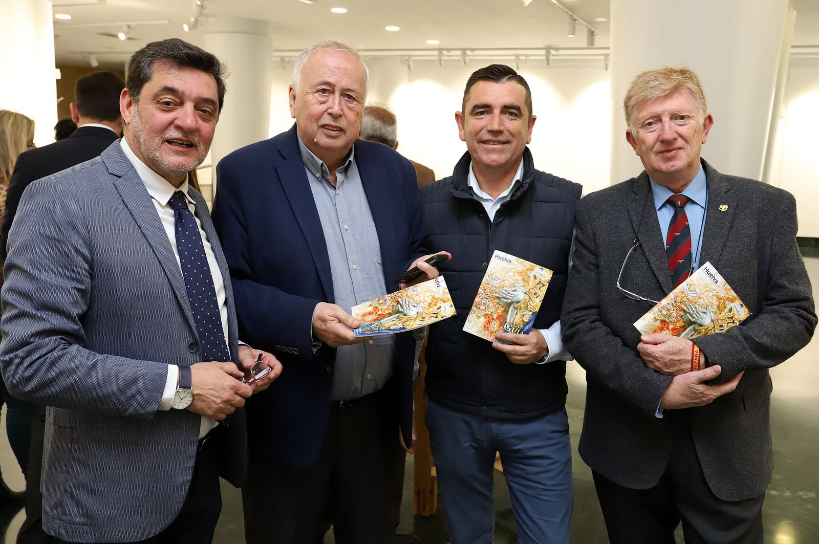 Imágenes de la presentación de la Guía de Semana Santa de Huelva Información