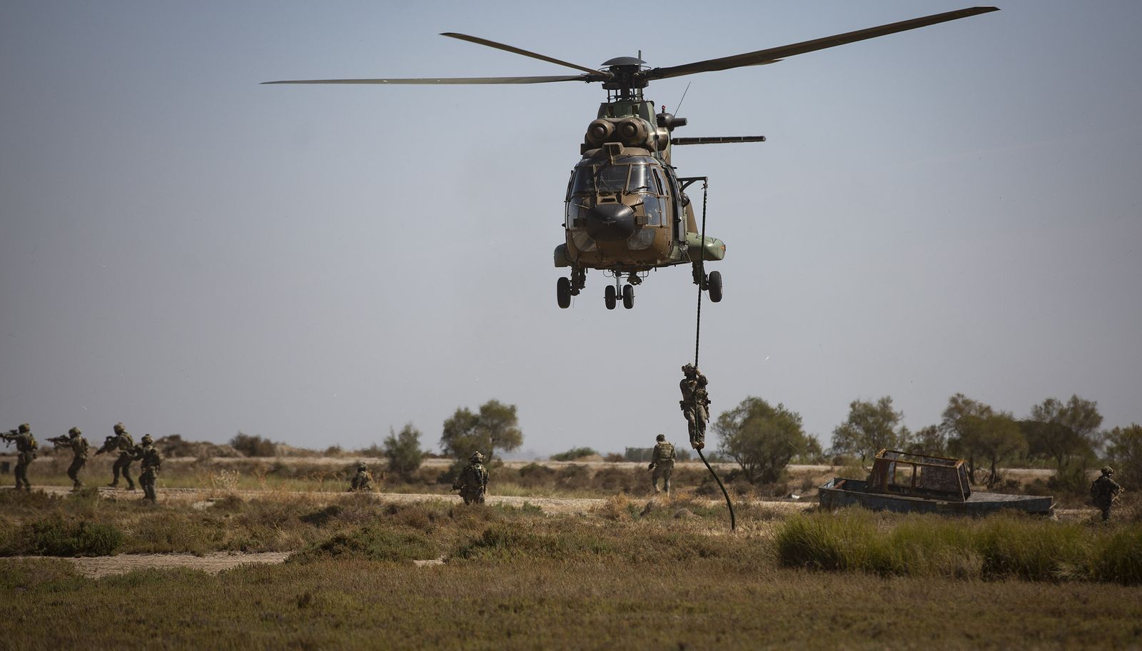 Entrenamiento del Ejército en el río Guadalquivir