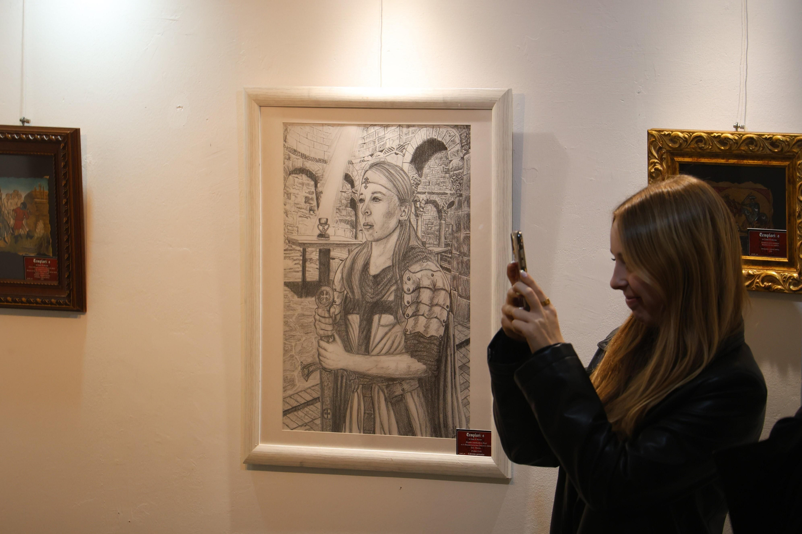 'Templarios', la exposición de Isabel Carrión en el Colegio de la Abogacía de Córdoba, en imágenes