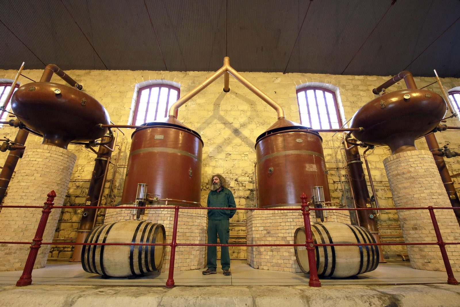 Inicio de la destilación del brandy Lepanto