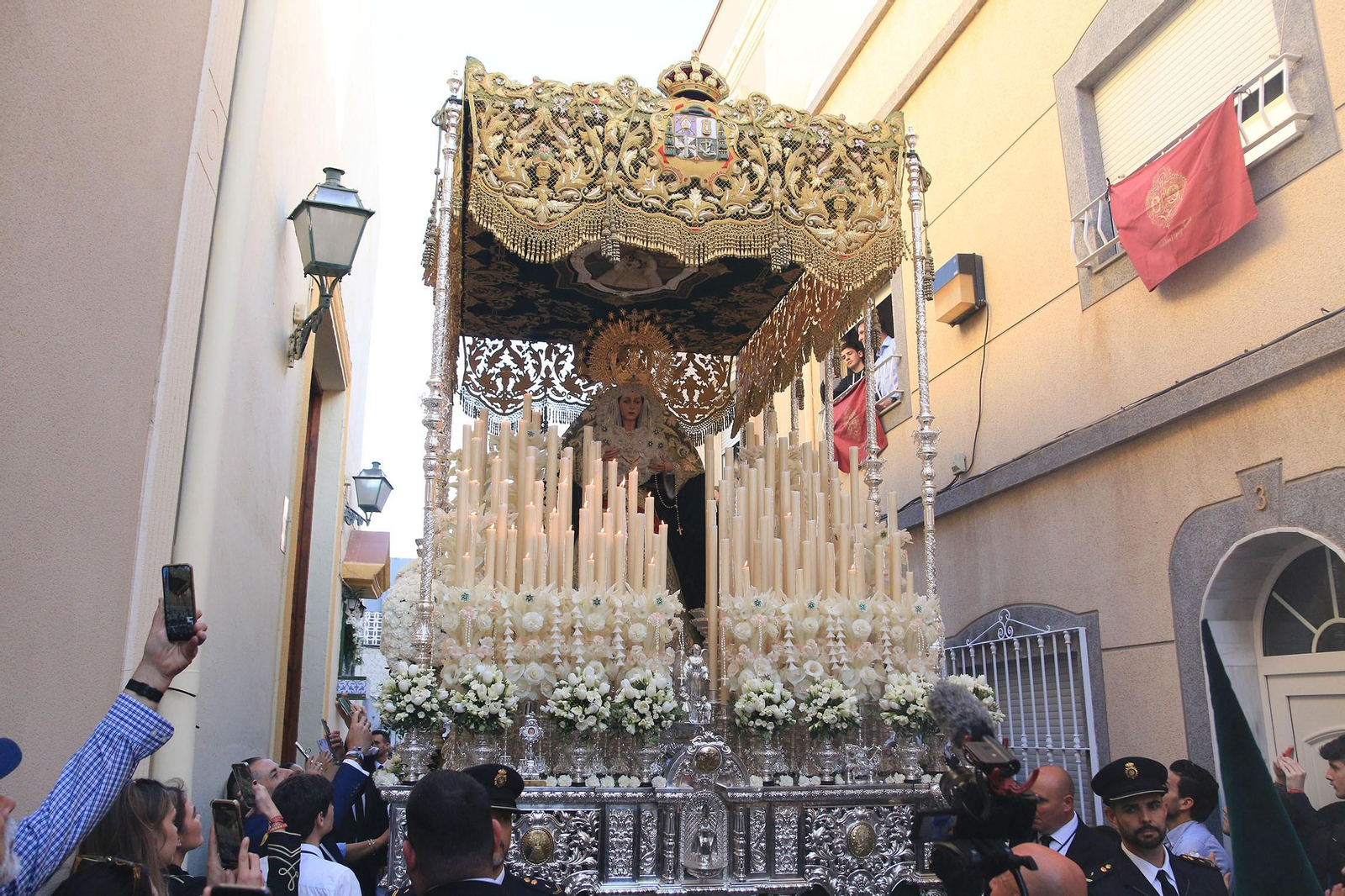 La procesión de la Macarena, en imágenes