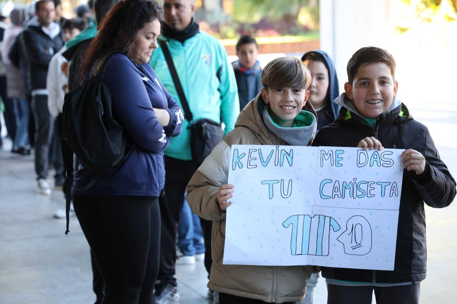 Búscate en las fotos del entrenamiento del Málaga abierto a la afición