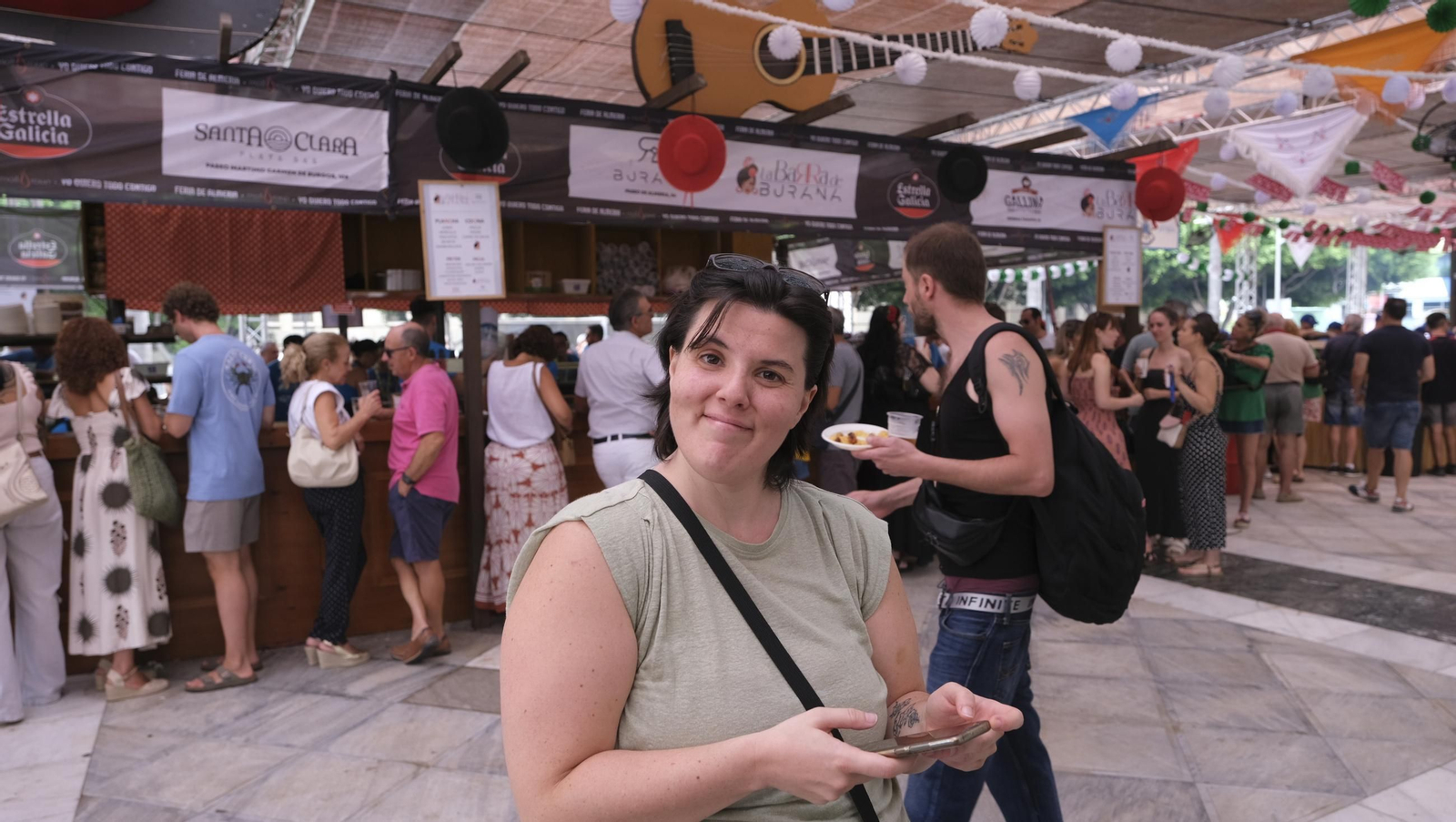 Los almerienses disfrutan del lunes en la Feria del Mediodía