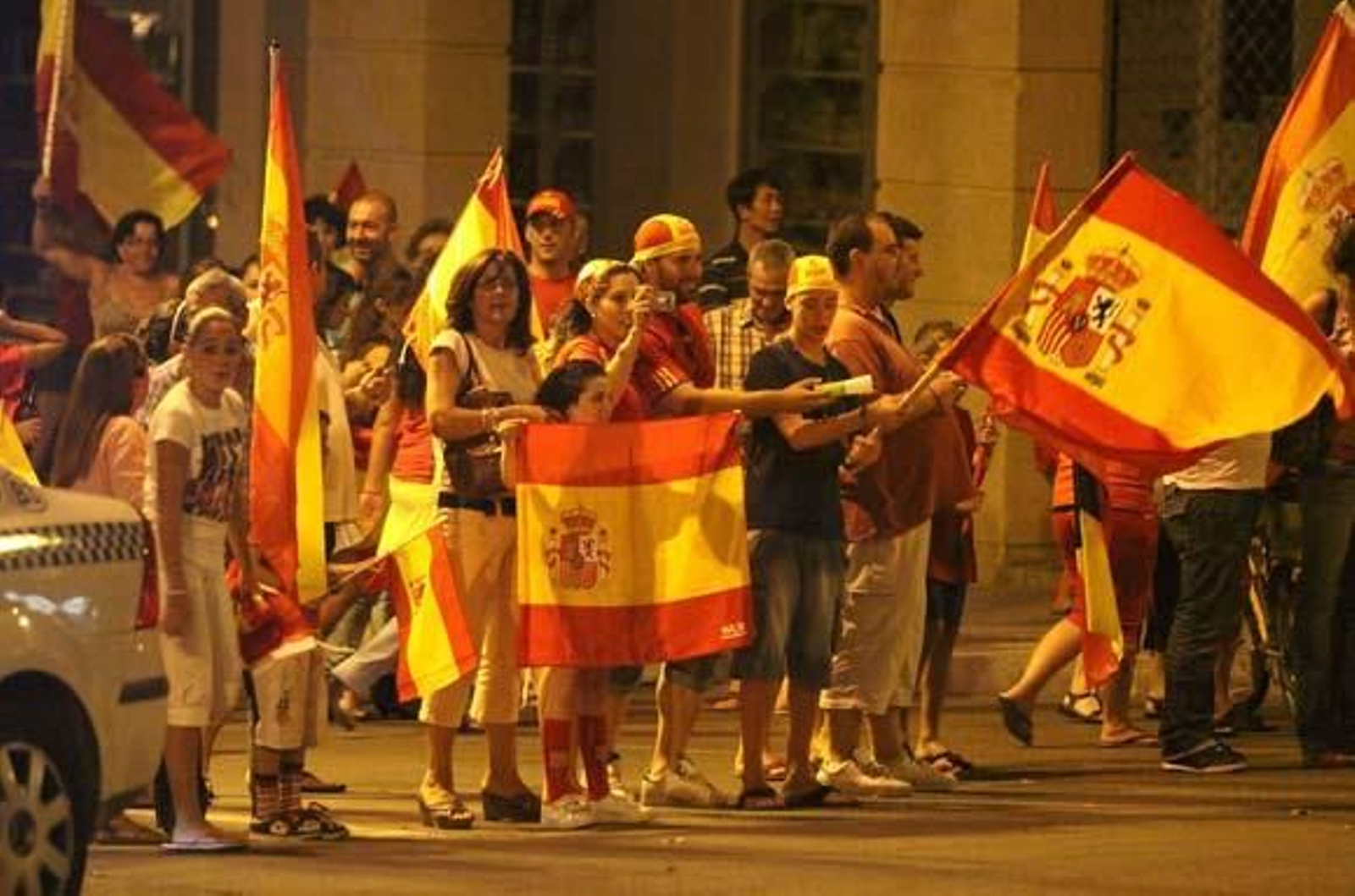 Nadie se quedó en casa para celebrar el triunfo de la selección en Sudáfrica

Foto: Paco Guerrero/Vanessa Perez