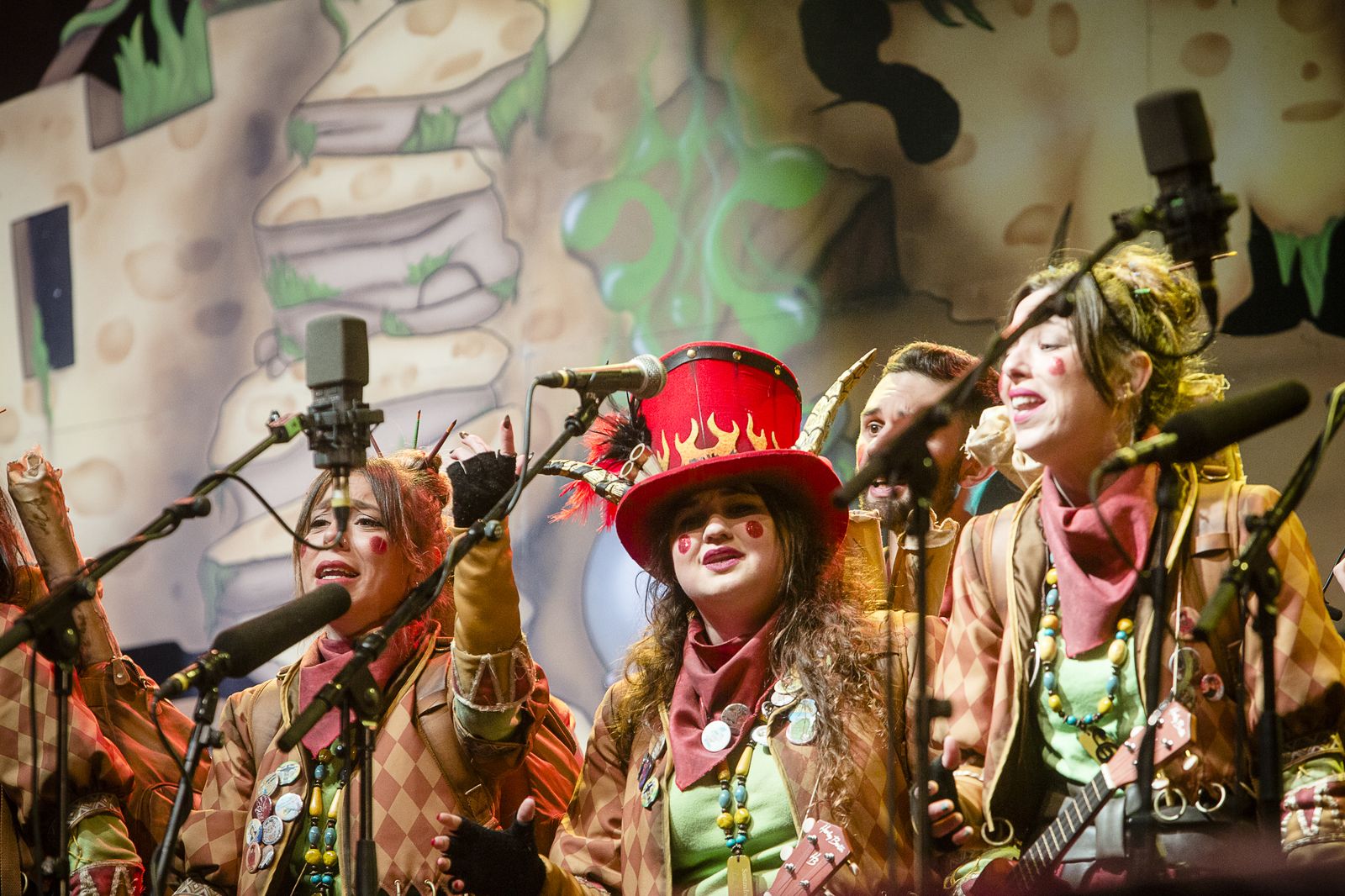 Las imágenes del pregón y la quema del Dios Momo