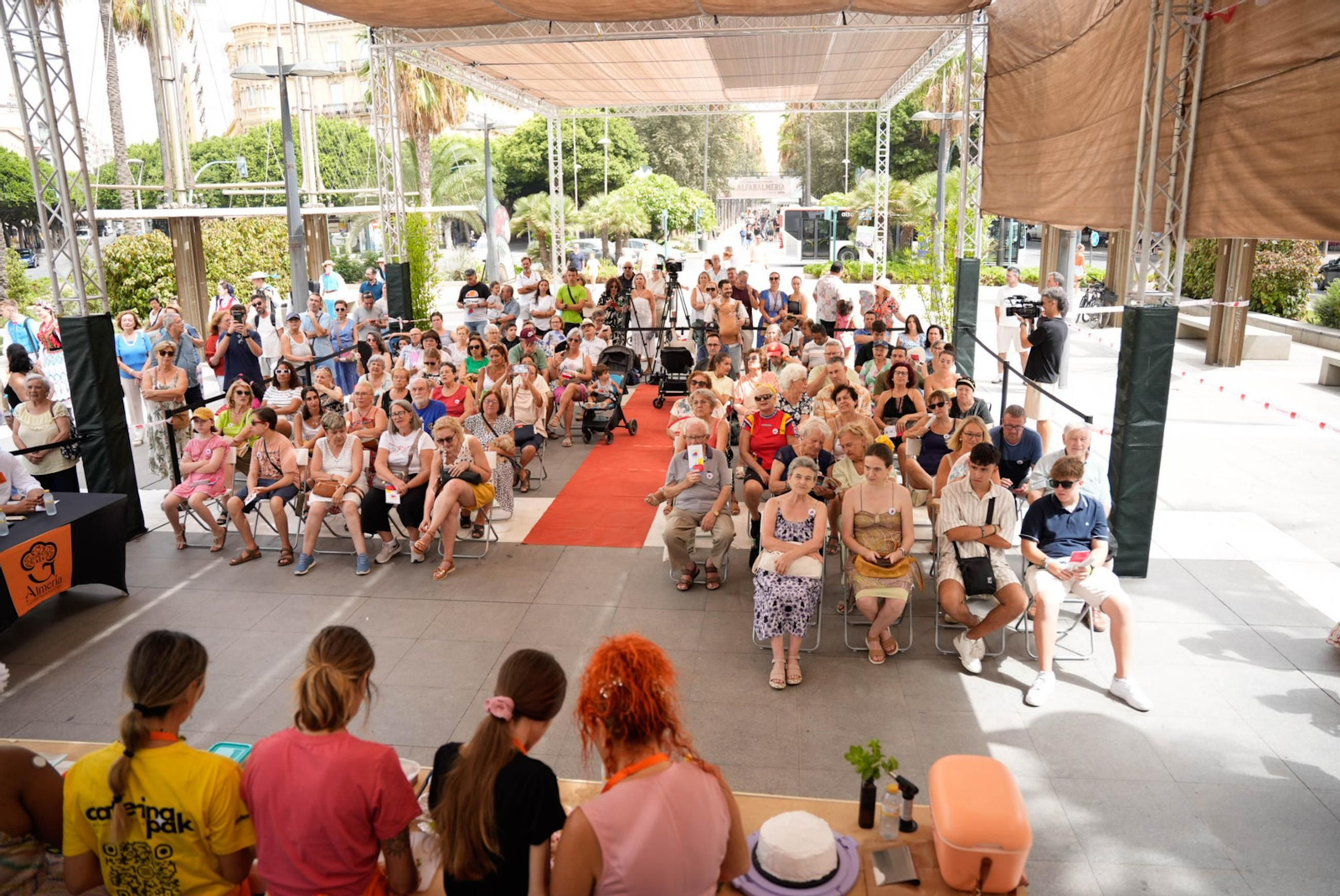 La Cofradía del Tomate y la semifinal del concurso gastronómico de la Feria de Almería, en imágenes