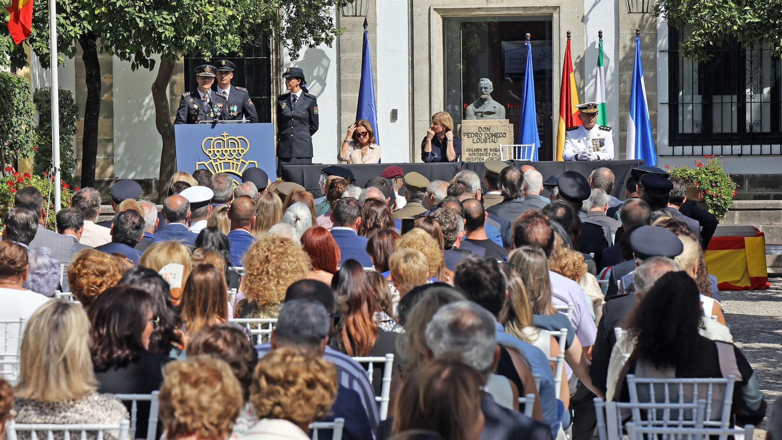 Imágenes del Día de la Policía Nacional en las Bodegas Fundador de Jerez