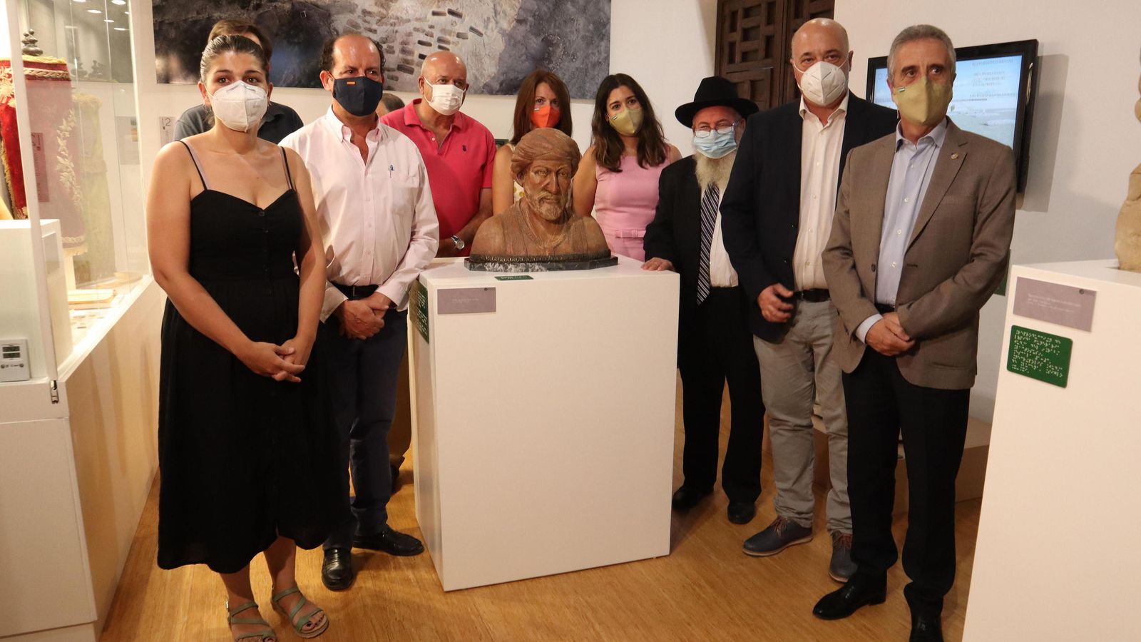 Asistentes a la apertura en Lucena.