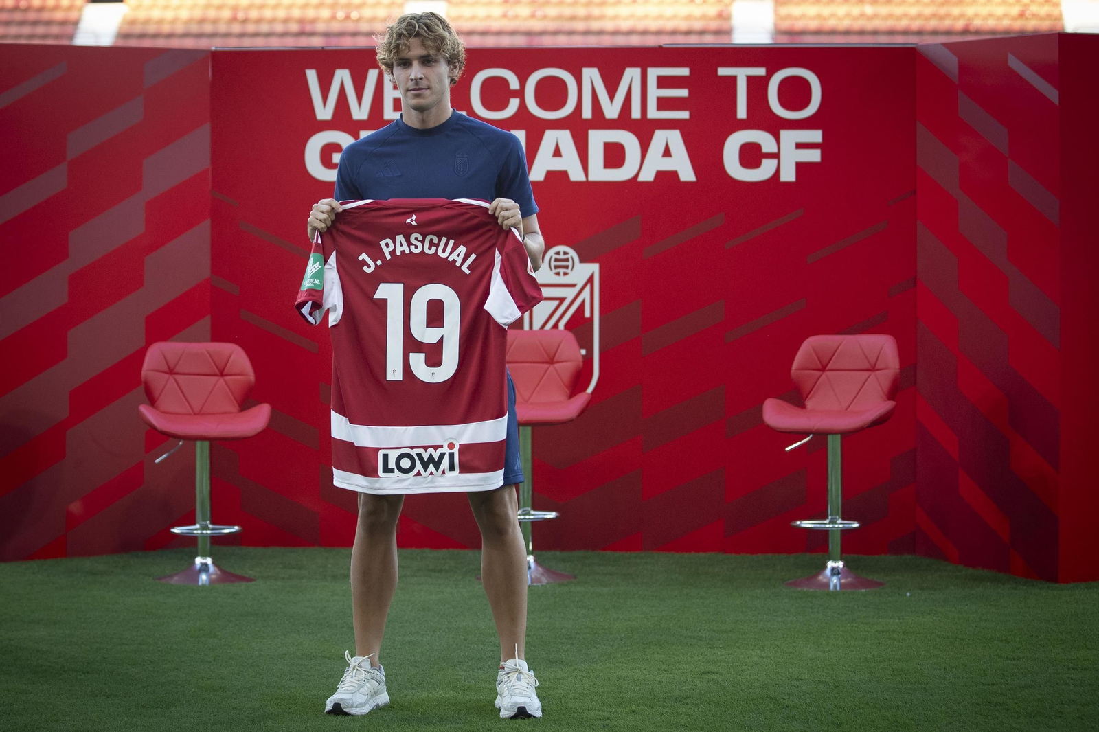 La presentación de los jugadores del Granada CF en imágenes