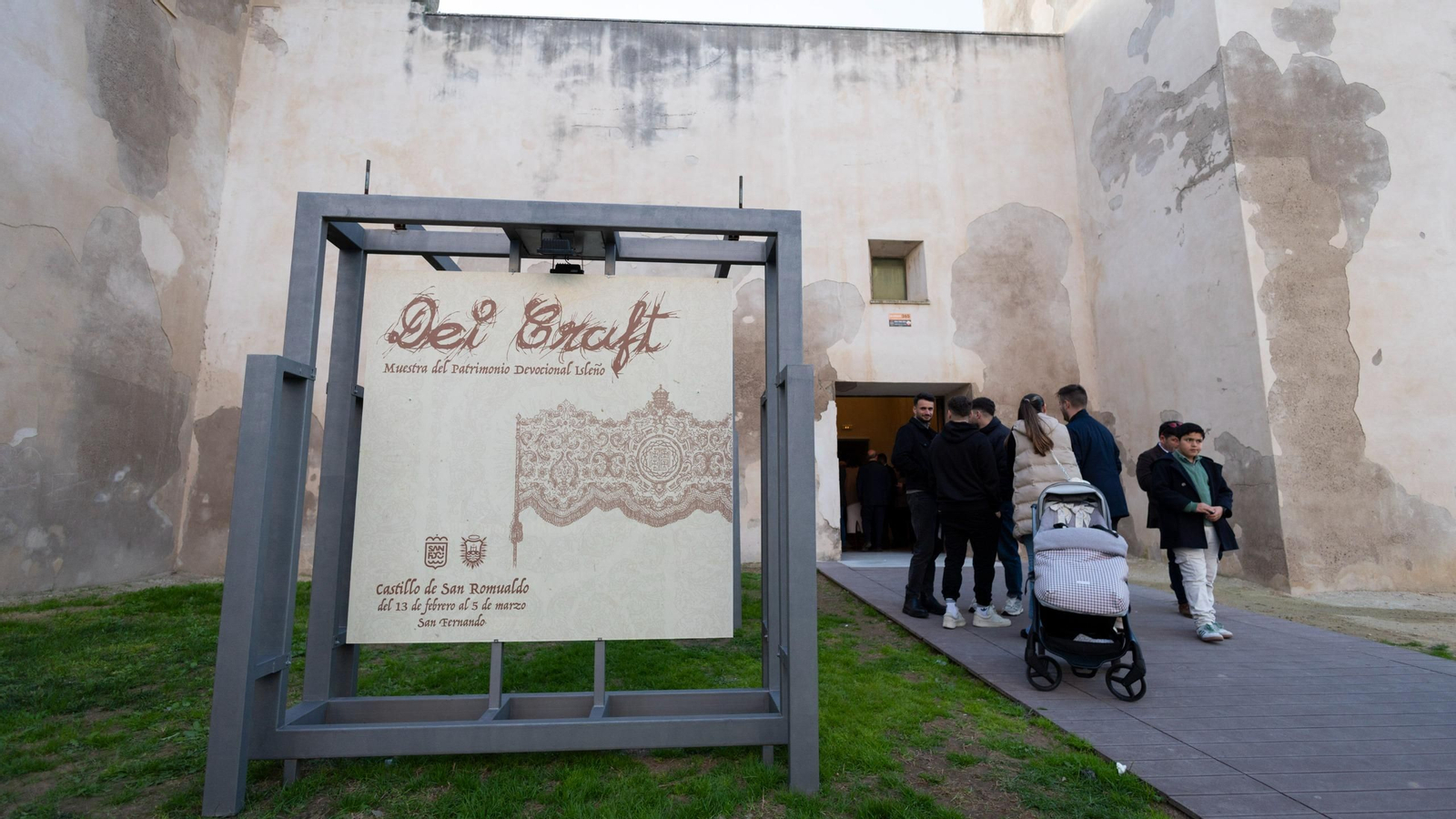Inaugurada la muestra 'Dei Craft': San Fernando muestra su patrimonio cofrade