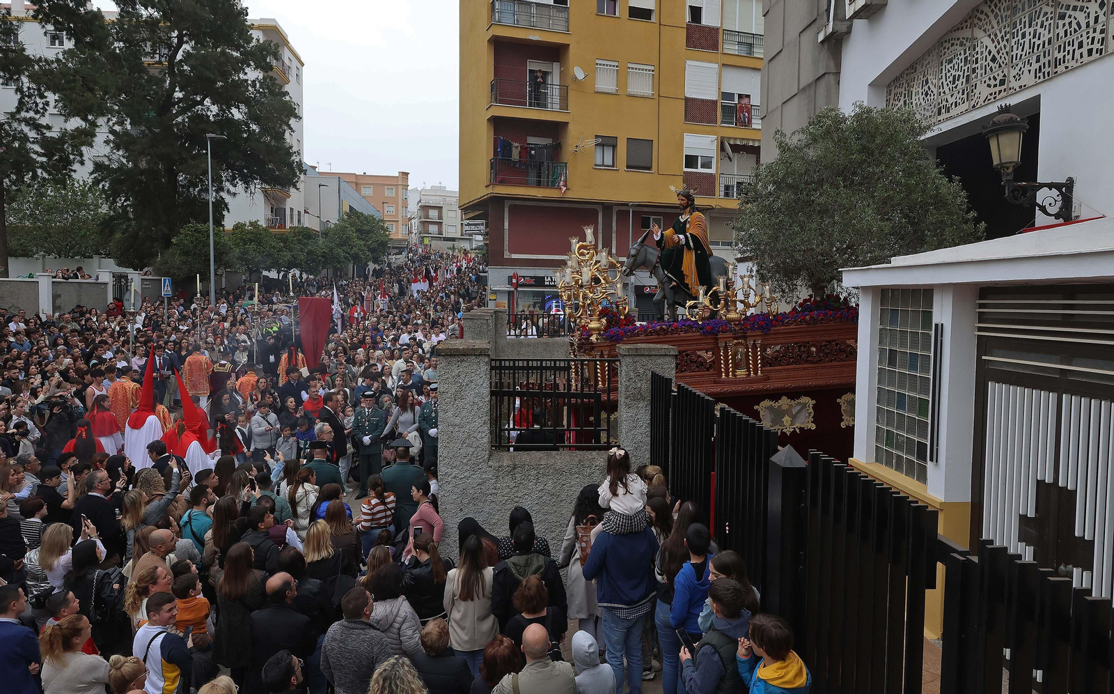 Fotos del Domingo de Ramos en Algeciras: La Borriquita y Oración en el Huerto