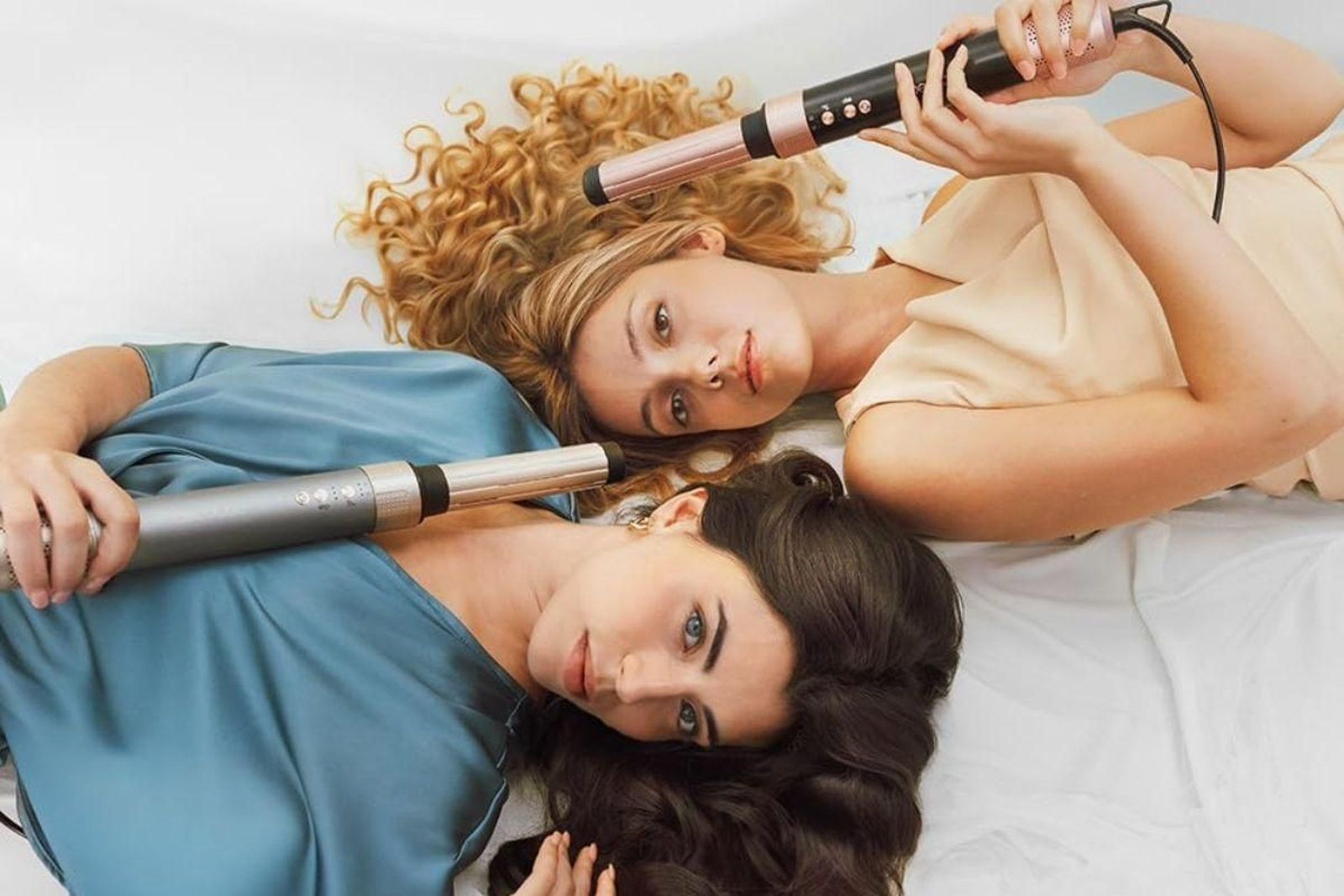 El cepillo moldeador 14 en 1 que todas quieren es de Cecotec y ahora está rebajadísimo en Amazon