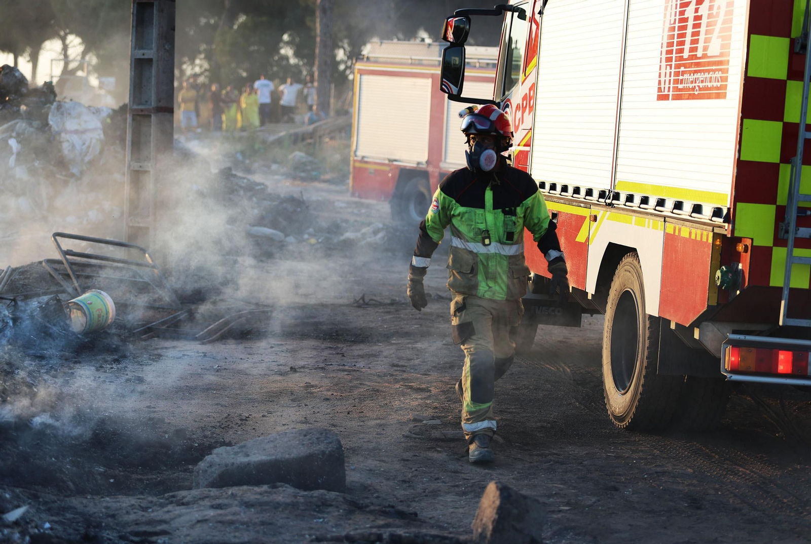 Las imágenes del incendio en un asentamiento en Lucena del Puerto