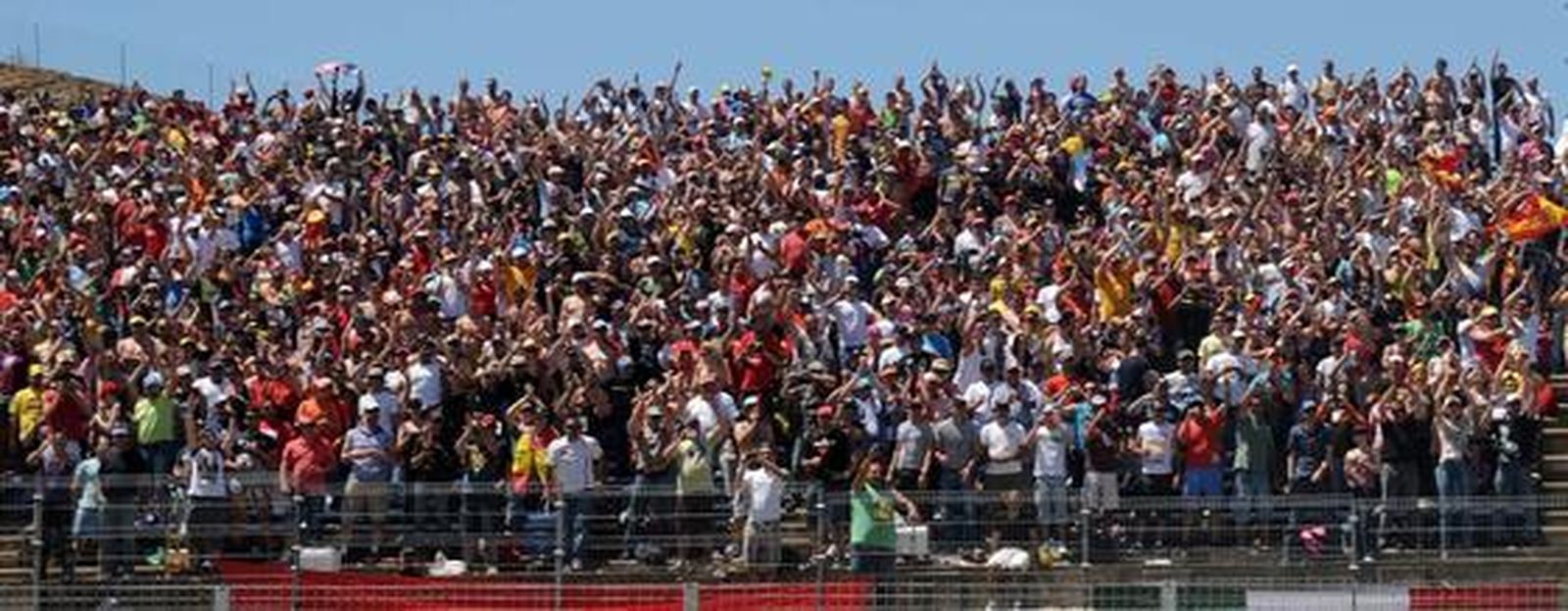 Tamizawa impide el pleno español en los entrenamientos oficiales del Gran Premio de España de Motociclismo, con ´poles´ para Pedrosa en MotoGP y Márquez en 125cc  Foto: Juan Carlos Toro/ Manuel Aranda