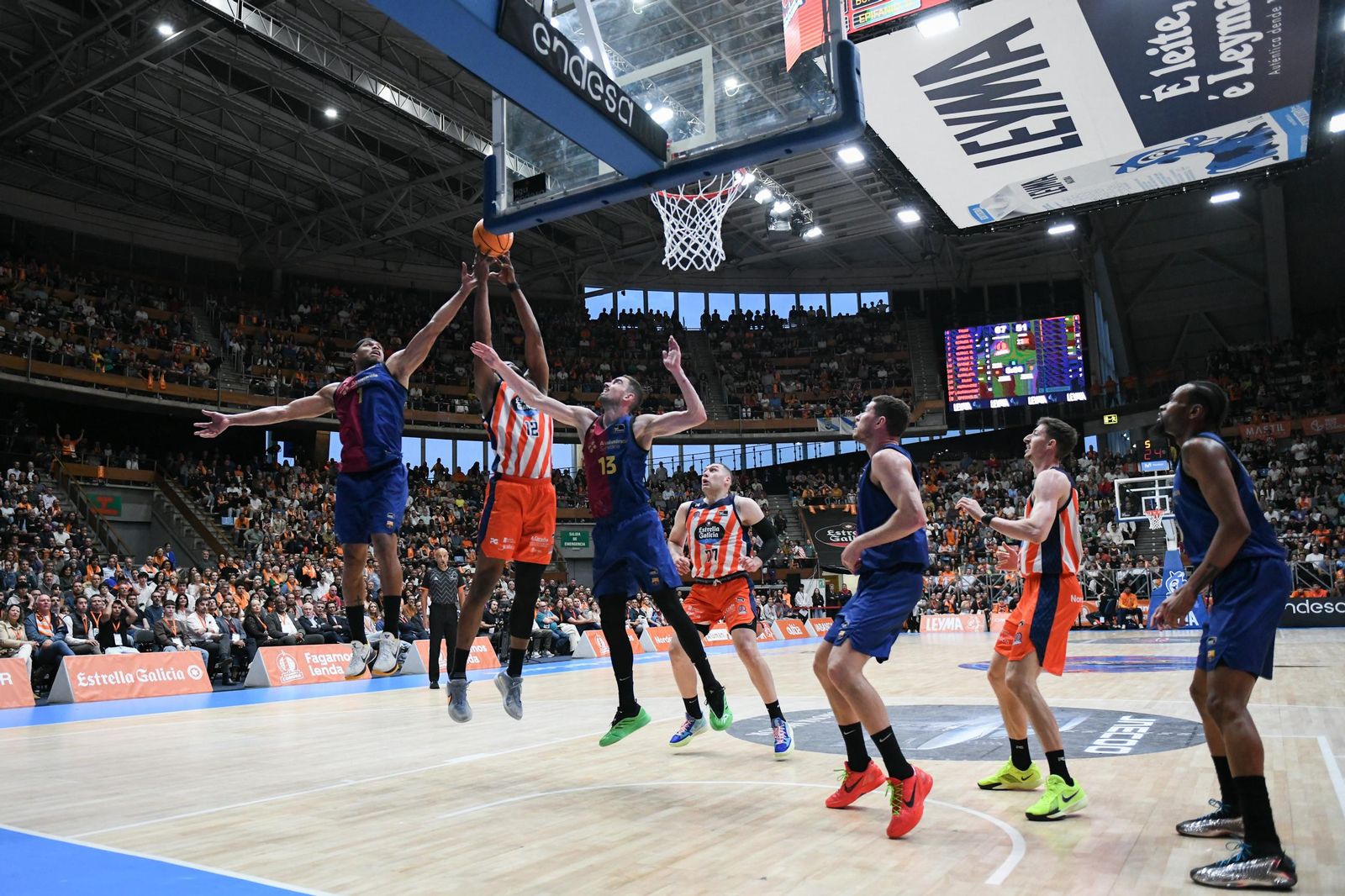 El Barcelona cae en La Coruña y deja al Unicaja prácticamente seguro como cuarto en la ACB
