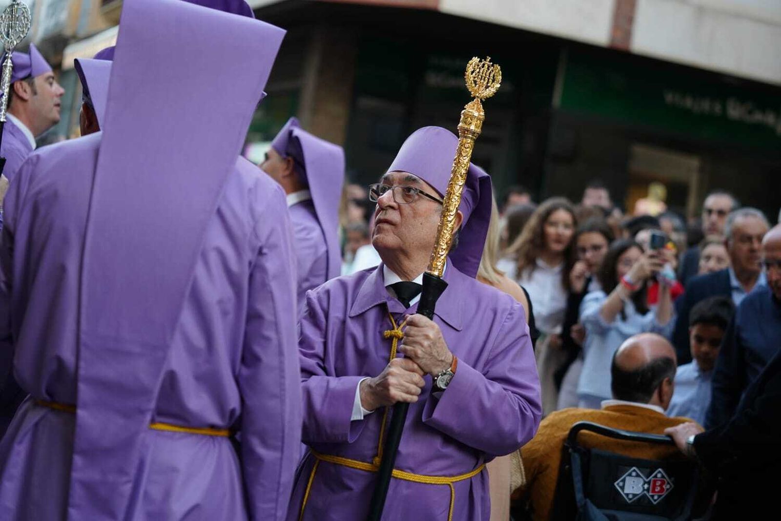 Viernes Santo en Lucena: Emoción ante el paso del Santo Entierro