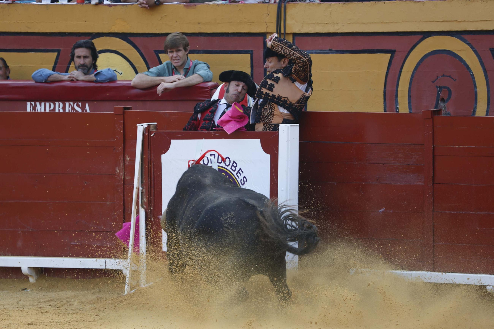 Fotos de la brava corridade La Palmosilla con Emilio de Justo, Borja Jiménez y David de Miranda