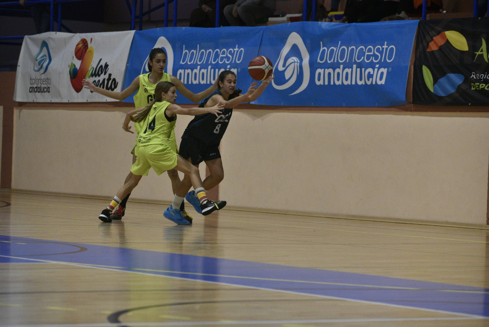 La primera jornada del Andaluz infantil femenino de baloncesto en La Línea