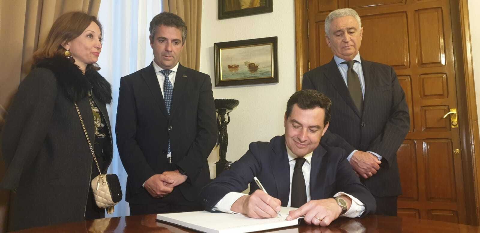 Fotos de la capilla ardiente de Manuel Alcántara