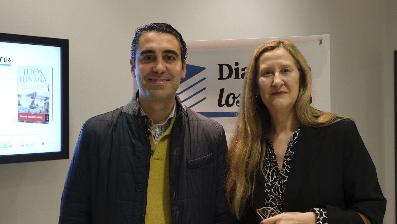 Imágenes del Diario de los Libros con la escritora ganadora del Premio Planeta 2022, Luz Gabás