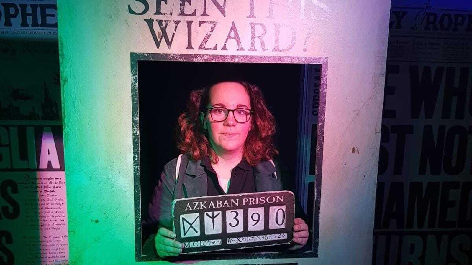 Rocío Guerrero con el mítico cartel de Harry Potter y el prisionero de Azkaban Rocío Guerrero con el mítico cartel de Harry Potter y el prisionero de Azkaban