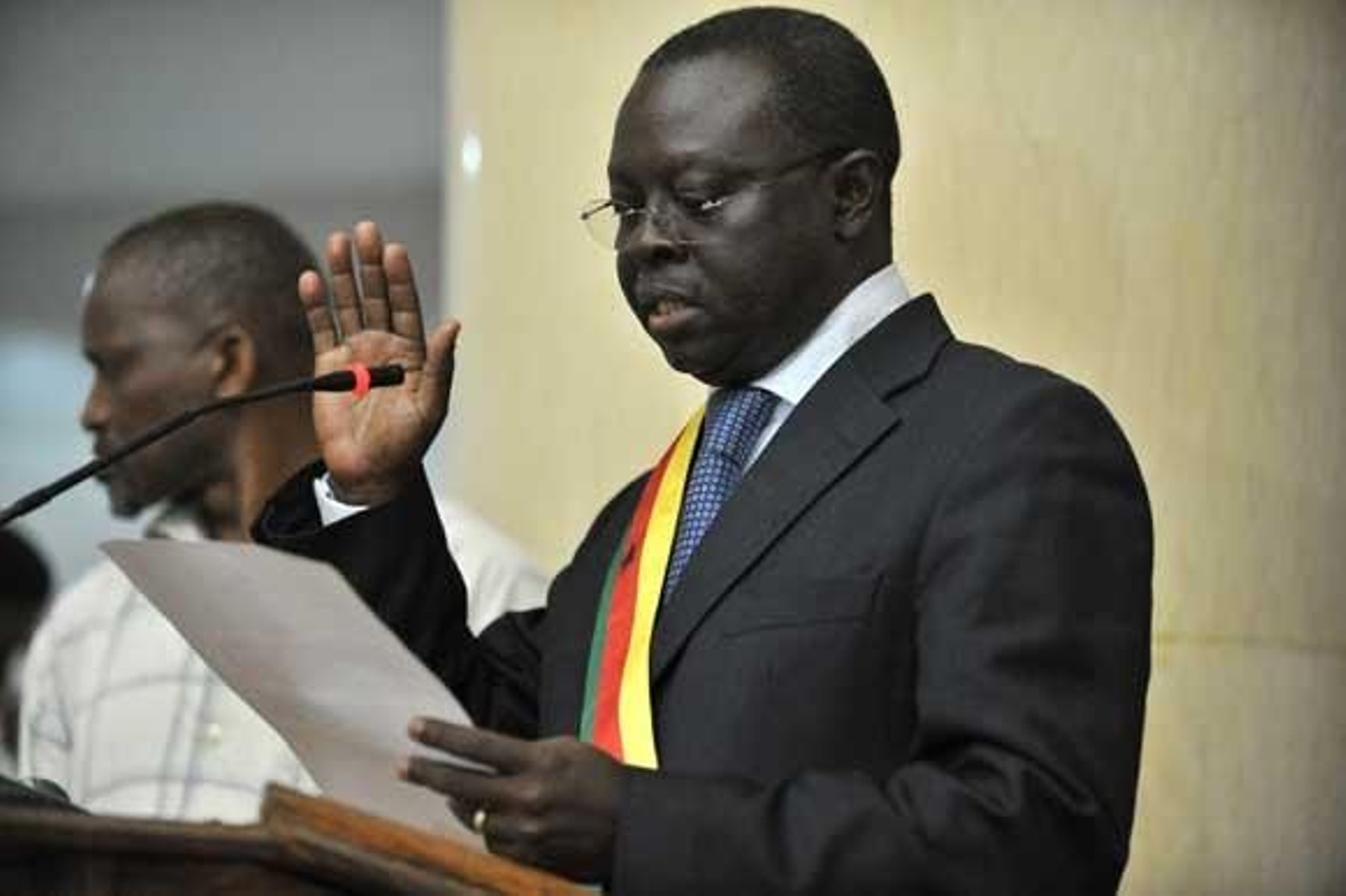 Raimundo Pereira presta juramento como presidente interino de Guinea Bissau Raimundo Pereira presta juramento como presidente interino de Guinea Bissau