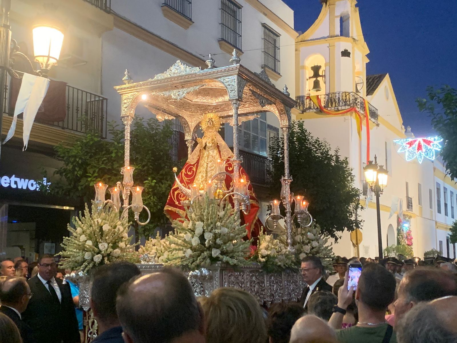 La Virgen de los Remedios salió en procesión por las calles del centro tres años después.