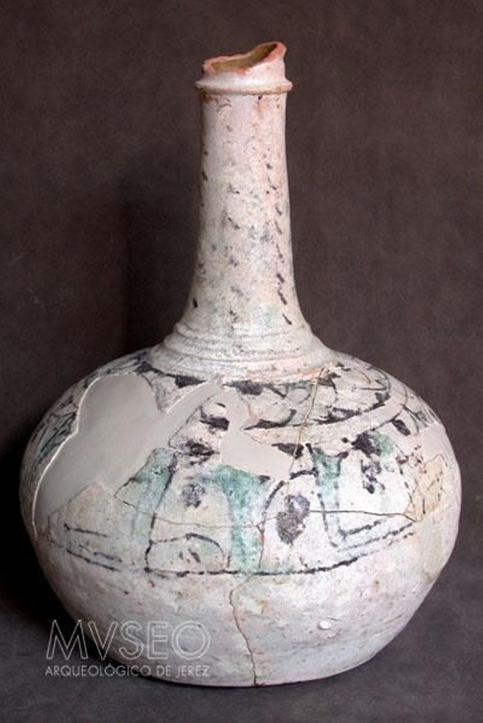 Botella califal con epigrafía de Mesas de Asta. Botella califal con epigrafía de Mesas de Asta.