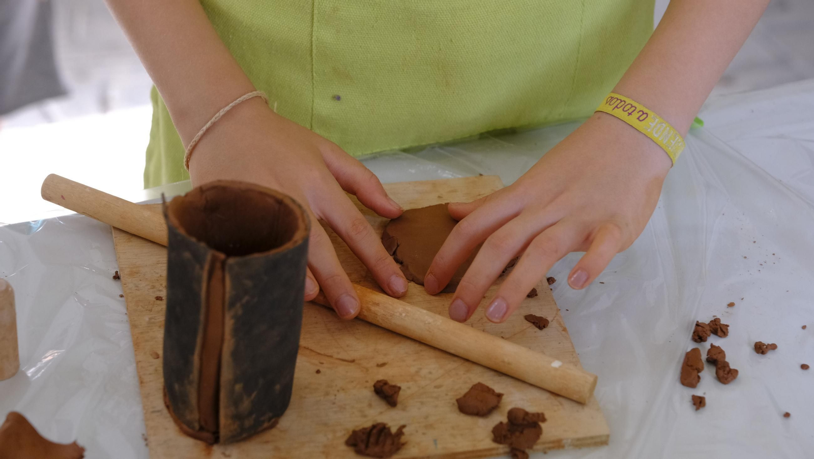 Las imágenes de los talleres familiares de cerámica en la Feria de Almería 2025