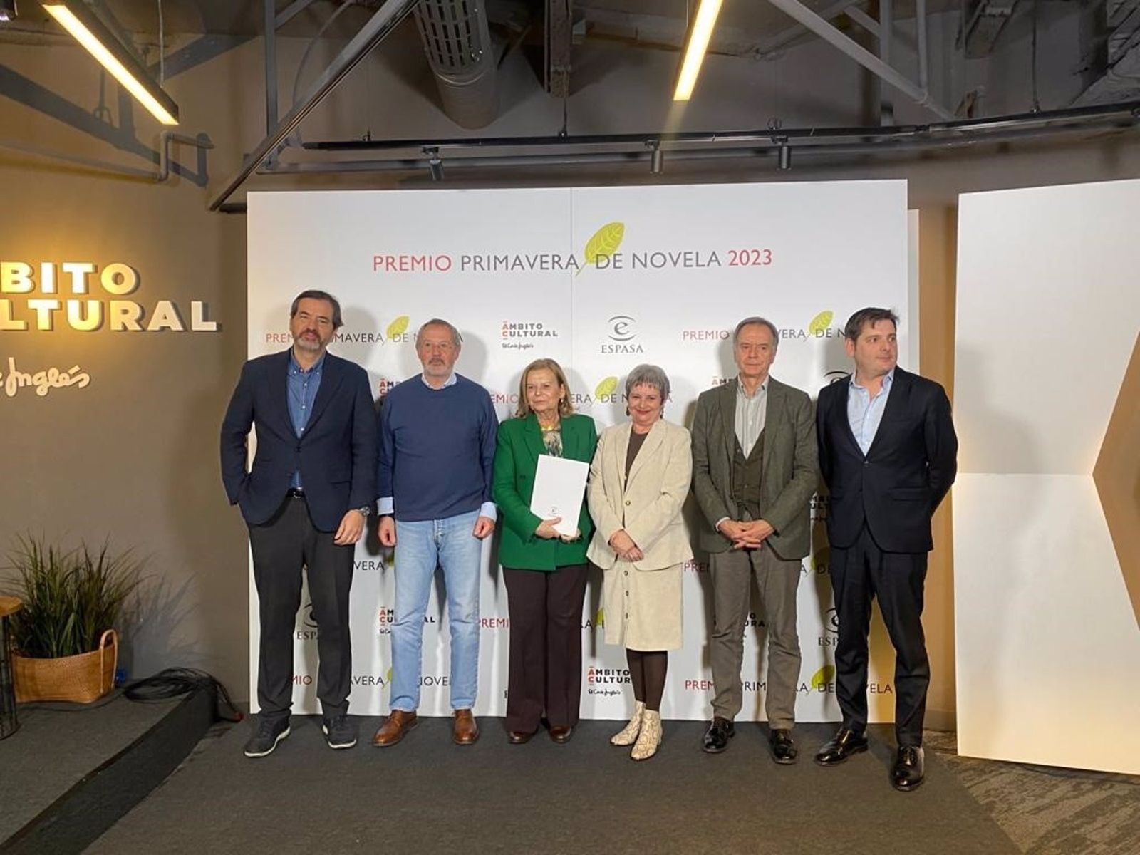 La ensayista Elvira Roca Barea, Premio Primavera 2023 con la obra 'Las brujas y el inquisidor'.
