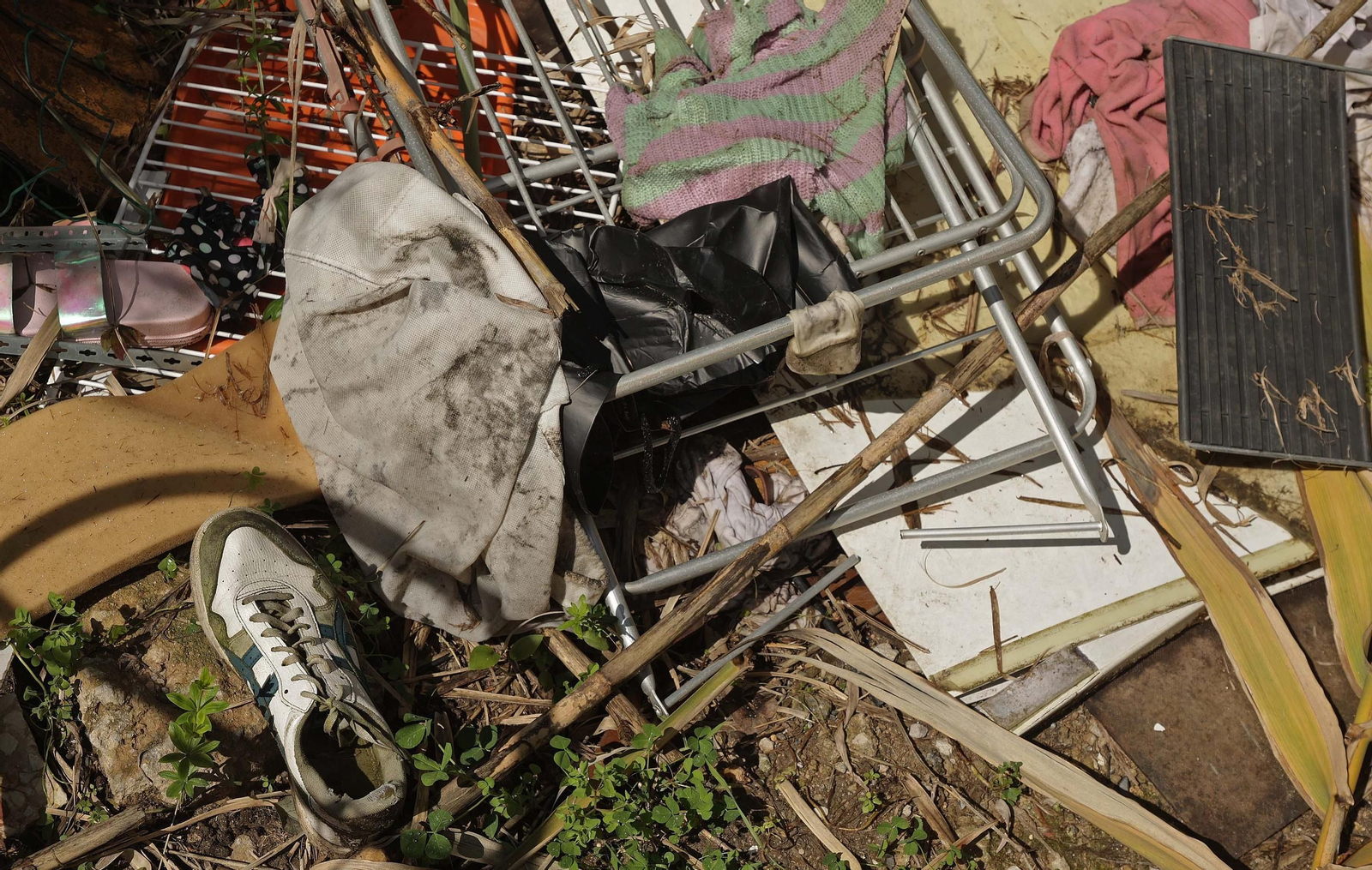 Fotos de los desperfectos e irregularidades en La Menacha