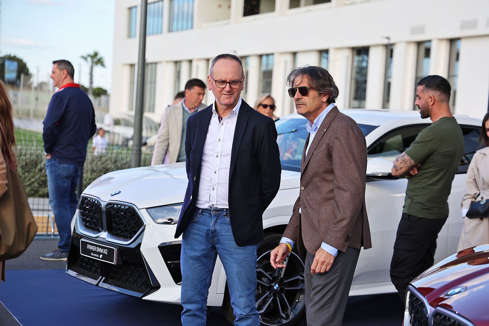 Movitransa presenta los nuevos modelos de BMW IX2 y el X2 en el complejo deportivo Lamiya