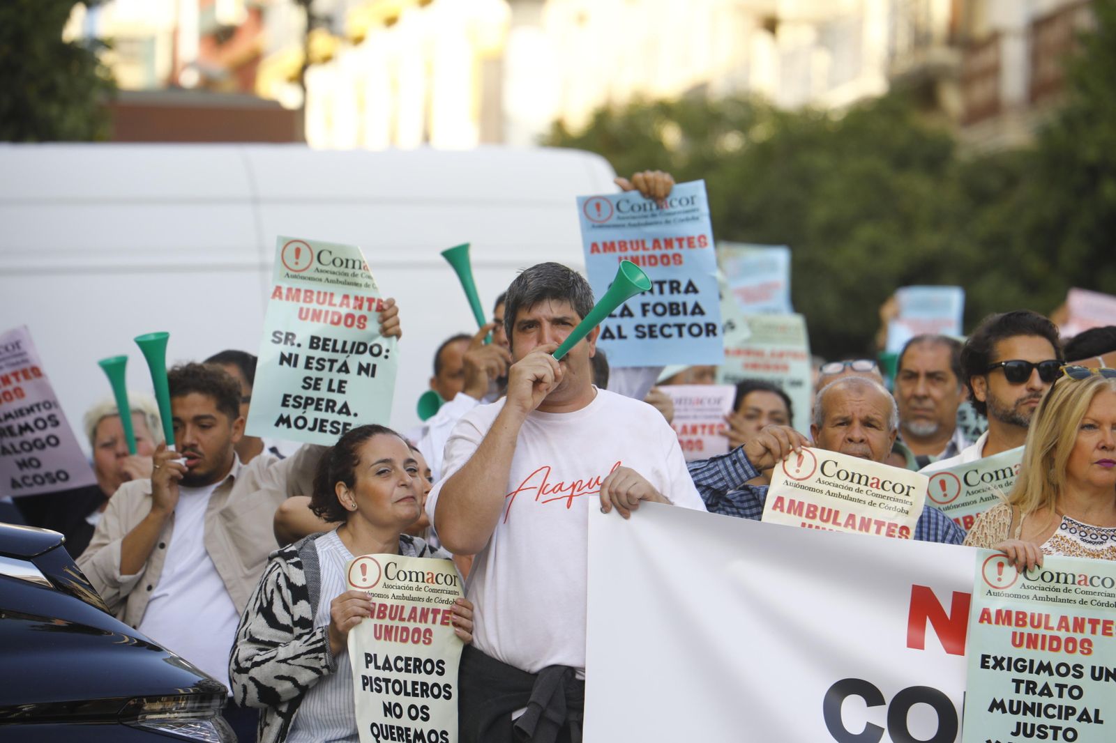 La protesta de los comerciantes ambulantes en Córdoba, en imágenes