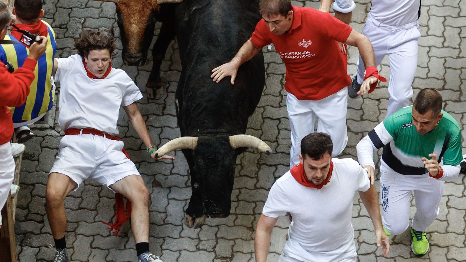 Las imágenes del sexto encierro de los sanfermines con toros de Jandilla