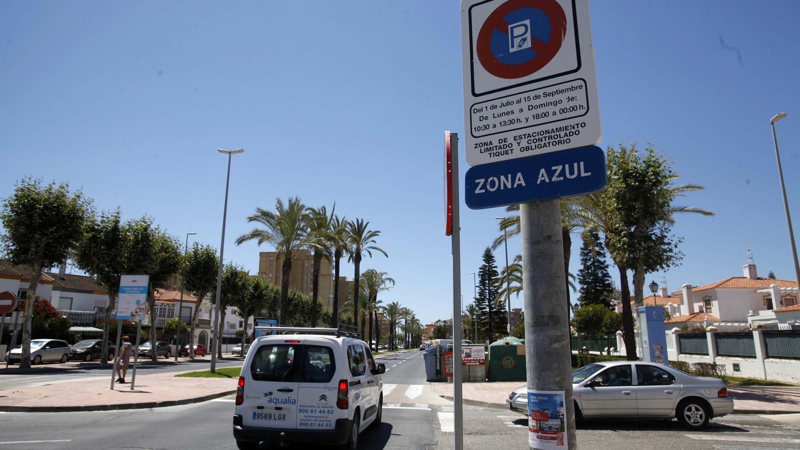 Indicador de zona azul en la playa de La Antilla